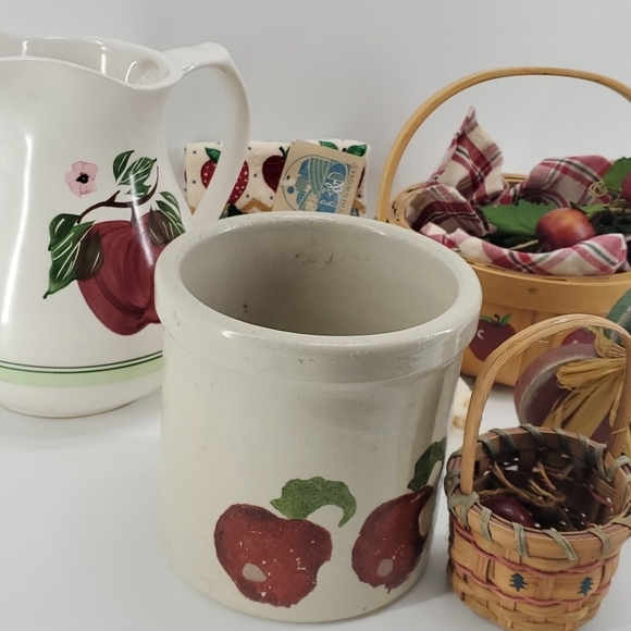 CLEARANCE!!! Apples kitchen gift set - Picture 7 of 15